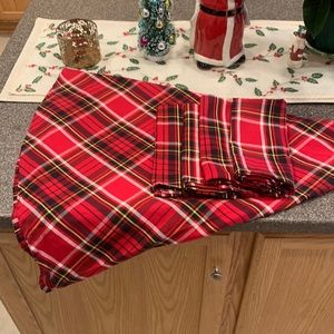 Ralph Lauren Tartan Plaid round table cloth and napkins